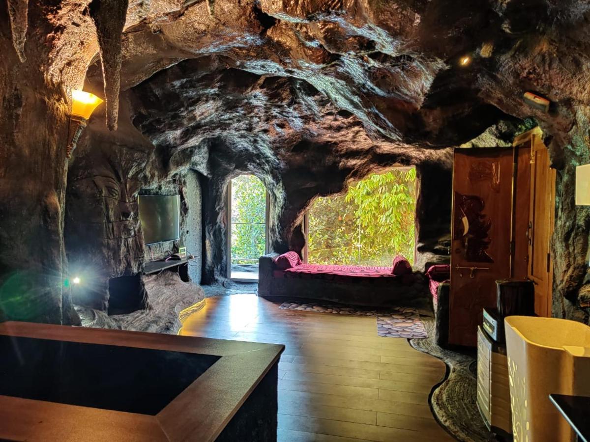 Rai'S Coorg Cave House Villa Madikeri Bagian luar foto